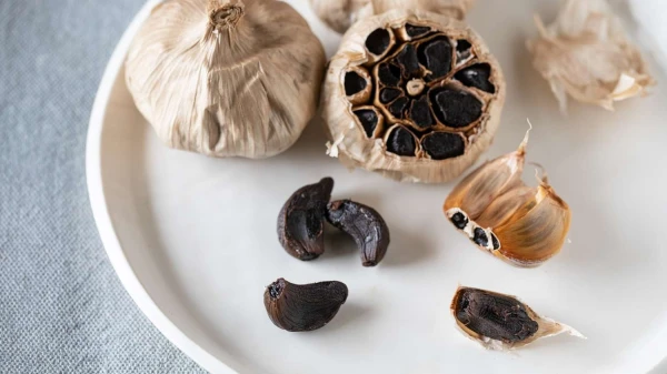 کشف اسرار سیر سیاه